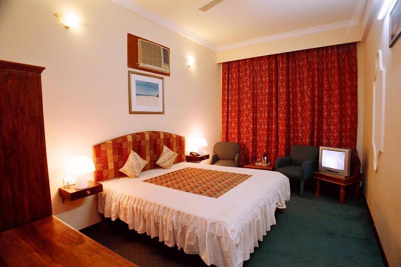 Oyo 9900 Hotel Pioneer Plaza ジョードプル エクステリア 写真