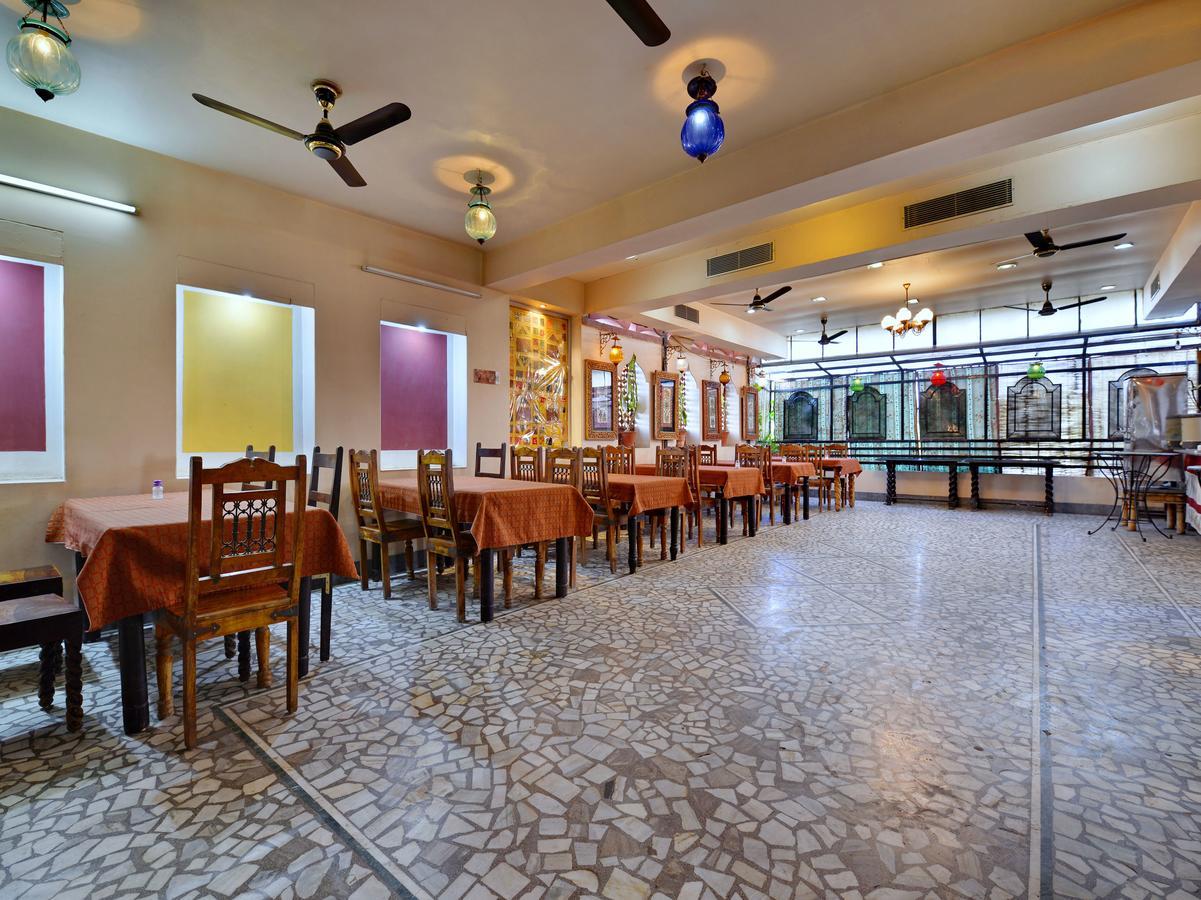 Oyo 9900 Hotel Pioneer Plaza ジョードプル エクステリア 写真