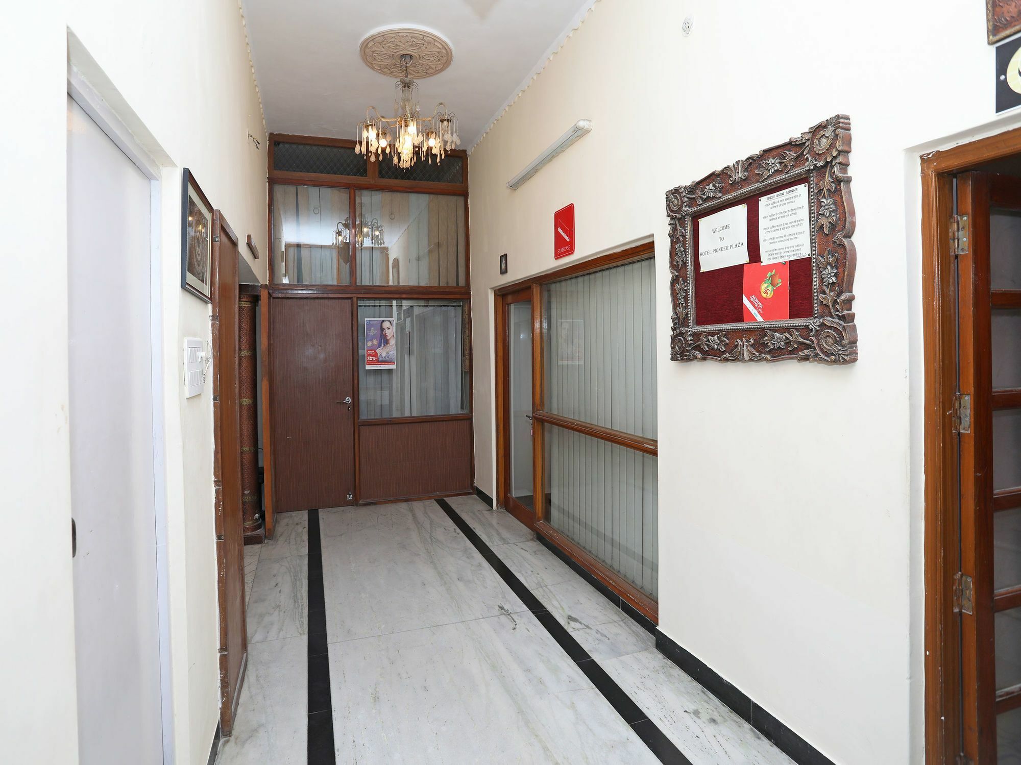 Oyo 9900 Hotel Pioneer Plaza ジョードプル エクステリア 写真